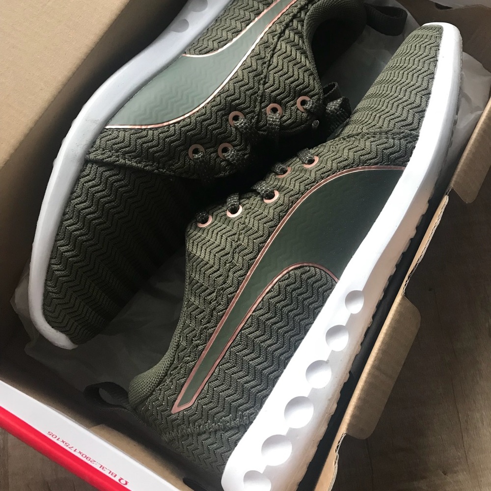 Puma Carson 2 Metallic-Olive Night-Rose Gold-Sz. 7